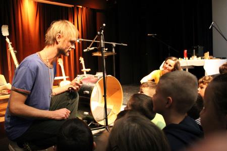 Čarobni svet ljudske pesmi in glasbil, foto JSKD OI Trebnje (2)